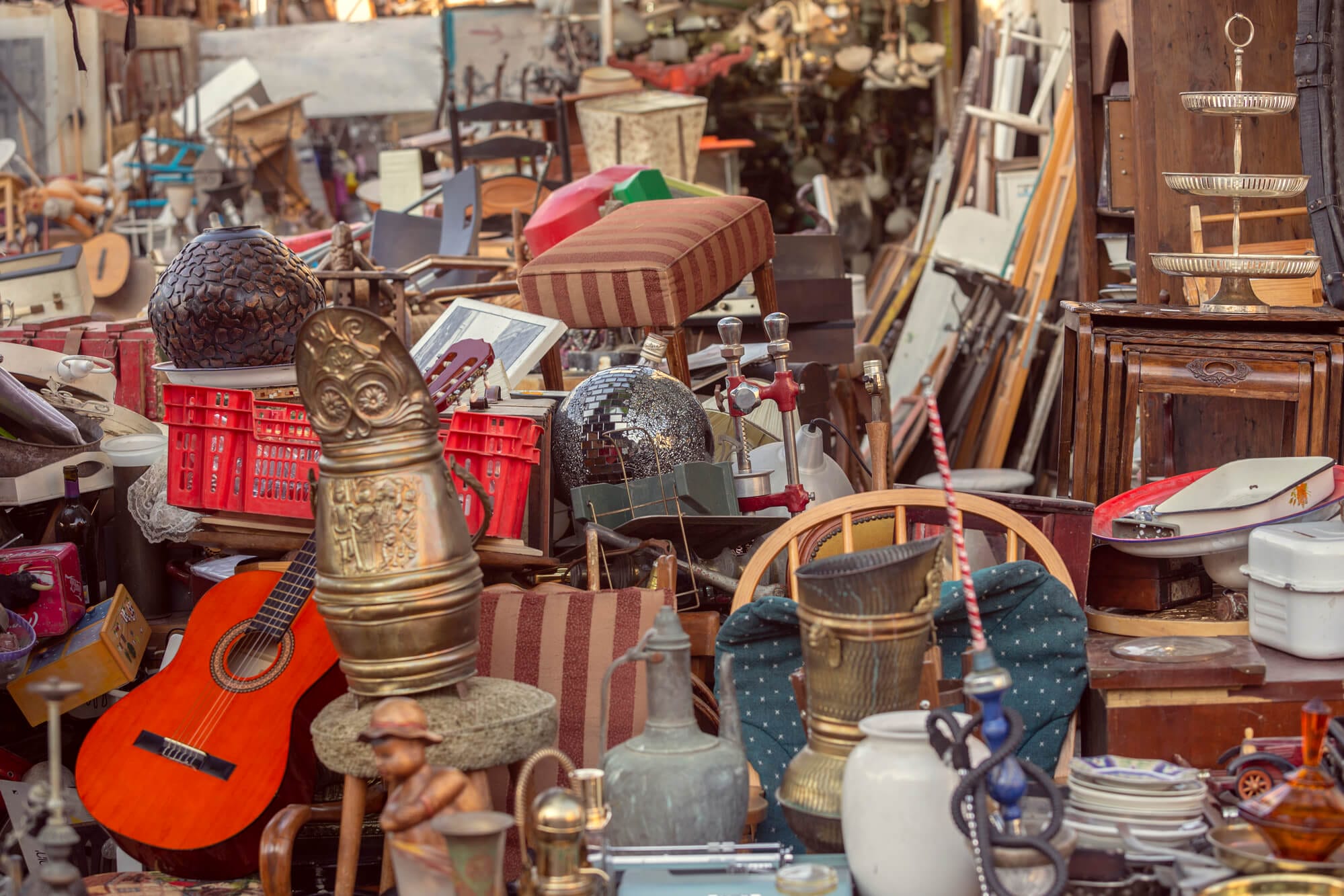decluttering selling off unwanted house items